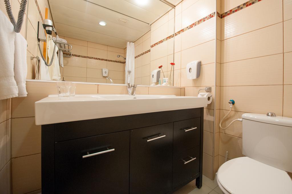 Apropo Hotel Ramat Gan Buitenkant foto